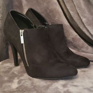 Lulu's Delicious Brand Zip Up Booties